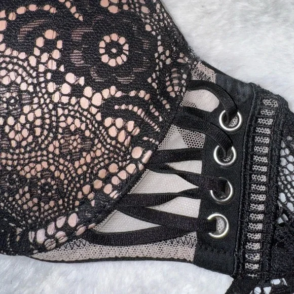 Victoria’s Secret Very Sexy Push-up Bra - Picture 3 of 3